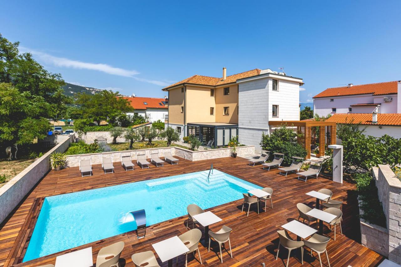 Vila Iris Baska Exterior photo