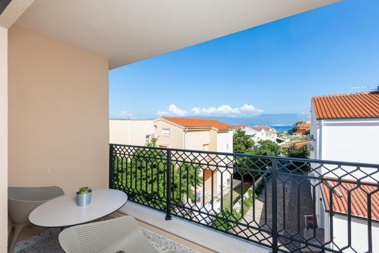 Vila Iris Baska Exterior photo